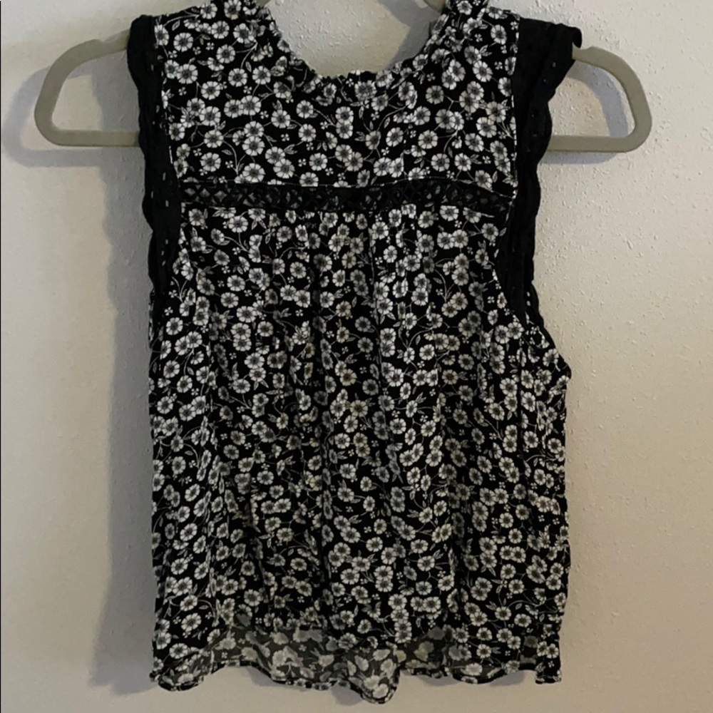 LOFT black and white flower print shirt